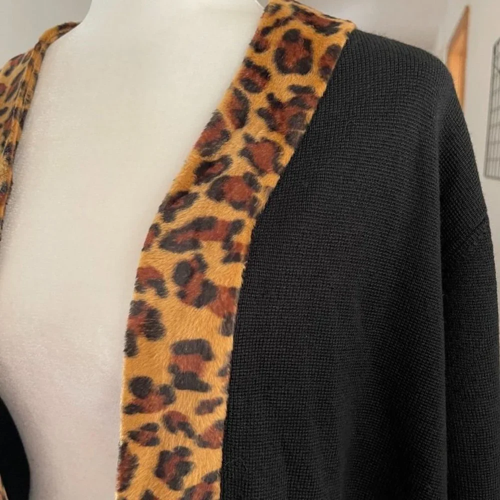 NWT Two Bits by Patti & Leo Animal Print Cardigan - Picture 2 of 7
